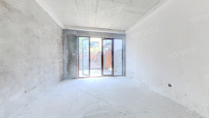 青山峦院二手房实景图