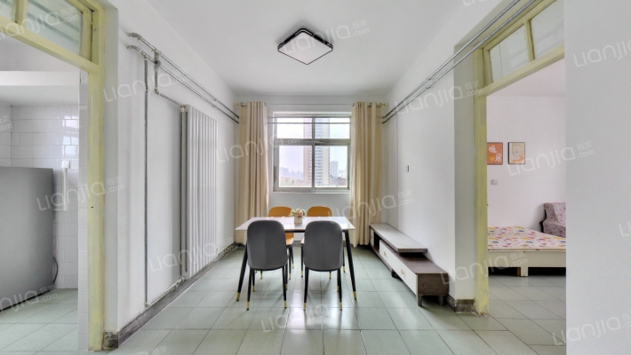 新郑路210号院二手房实景图