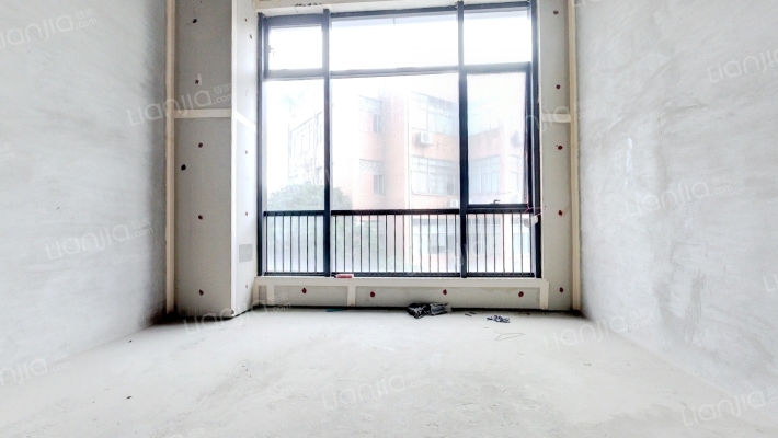 融创玖玺台二手房实景图