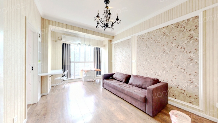 弘邦领邸二手房实景图