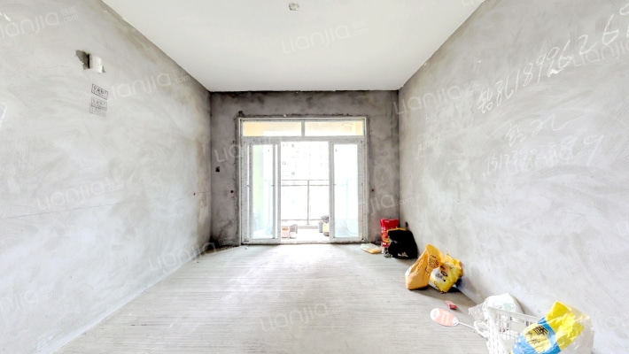 荧鸿艾坪山1号二手房实景图