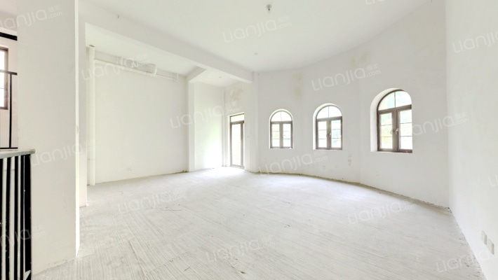 山顶上二手房实景图