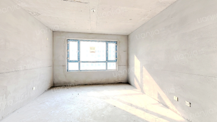 新城雅居B区二手房实景图