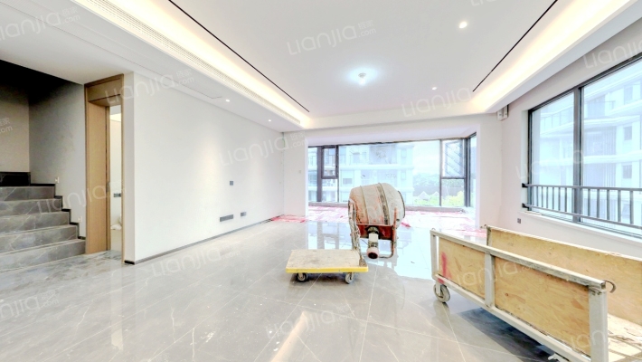 信达麓湖左岸二手房实景图