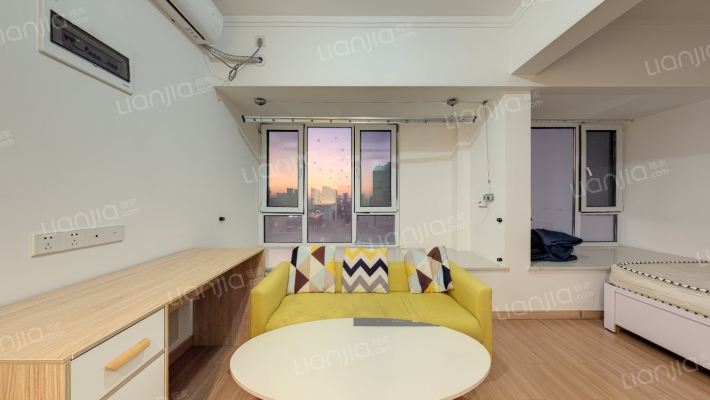 万科小世界二期二手房实景图