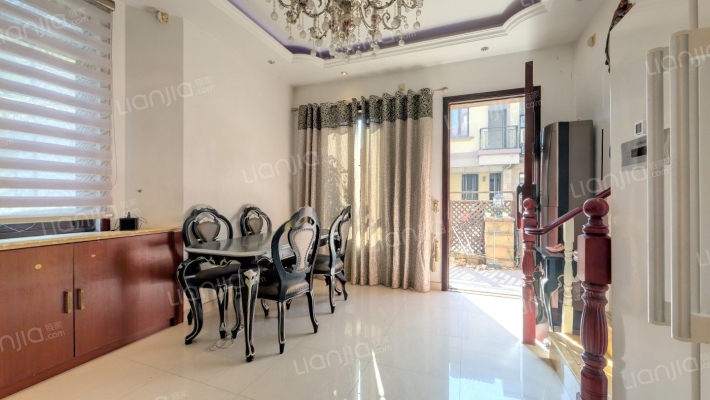 布鲁斯小镇(一期)(别墅)二手房实景图