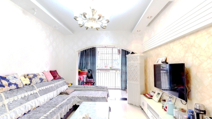 依山庭院二手房实景图