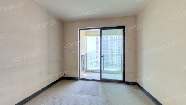 龙湖颐天展图森镜二手房实景图