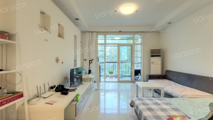 依云小镇二手房实景图