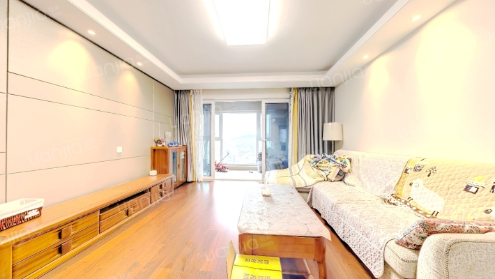 万科五龙山璞院二手房实景图