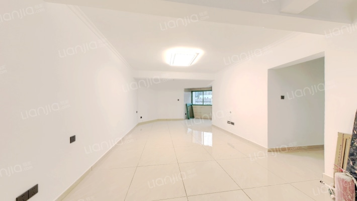 新港鸿花园二手房实景图