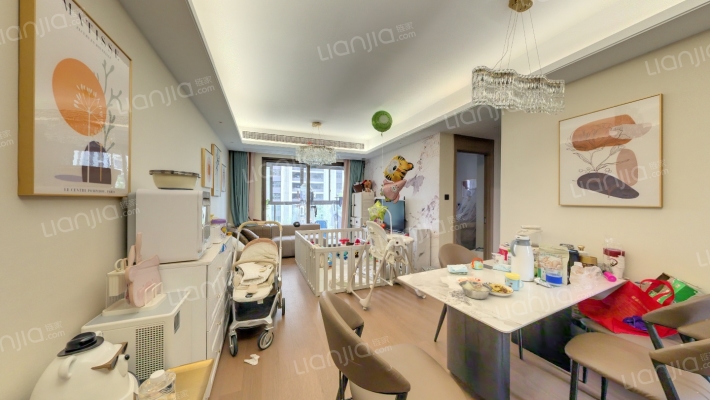 美的云樾二手房实景图