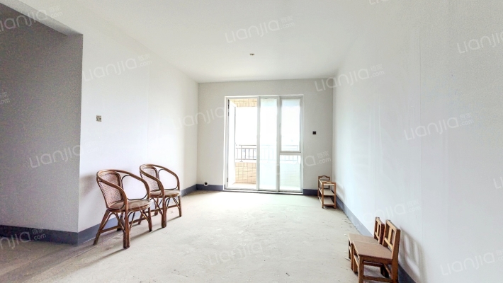 金地悦江时代骊湾区二手房实景图