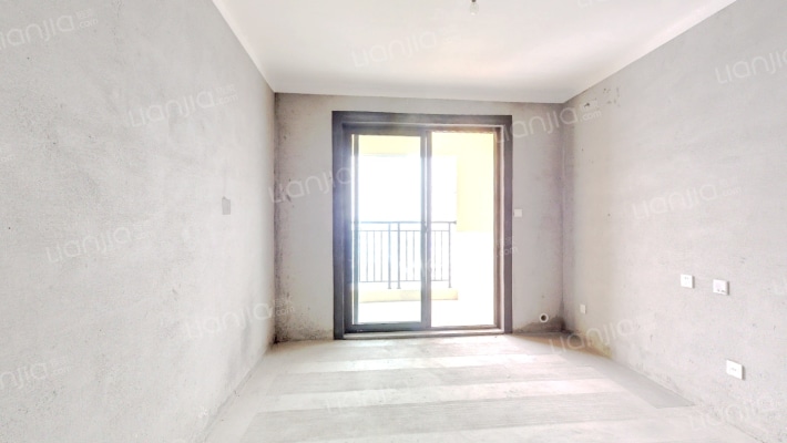 朗悦悦融苑二手房实景图