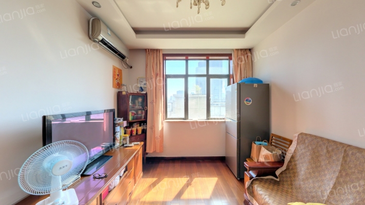 联富假日公寓二手房实景图
