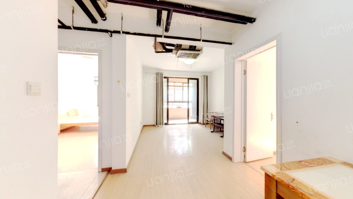 天下锦城巴斯镇二手房实景图