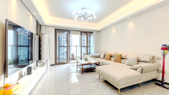 世茂璀璨里二手房实景图