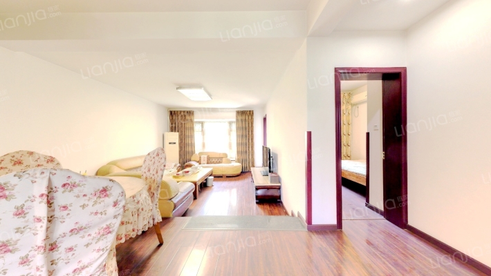 棠湖泊林小镇二手房实景图