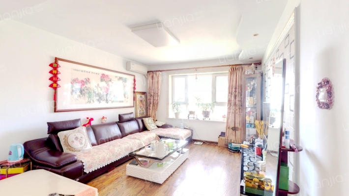 地铁名典海棠苑二手房实景图