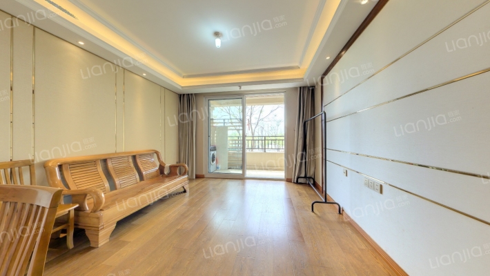 万科璞悦山二手房实景图