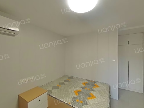 合租·凯马汽车用品城 5居室 东卧