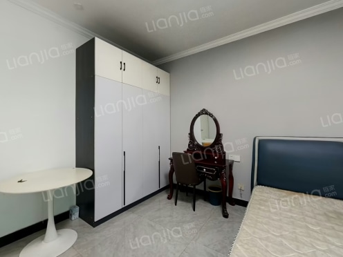 合租·云盘二村 4居室 南卧