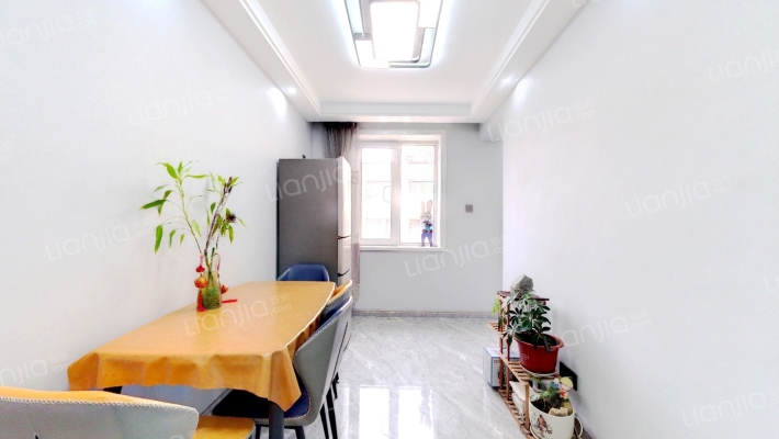 中心医院马赛克楼二手房实景图