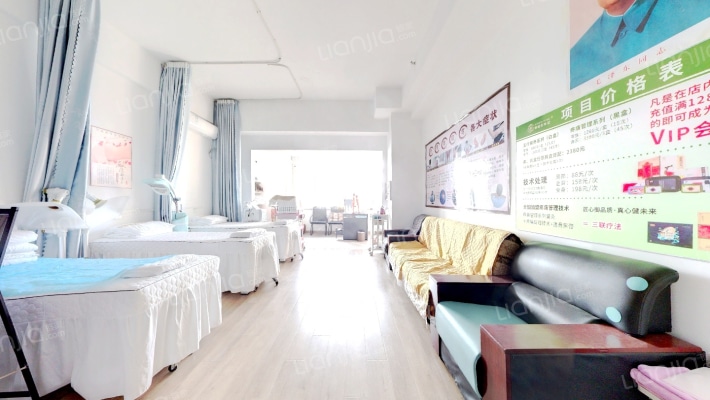 绿地欢乐颂二手房实景图