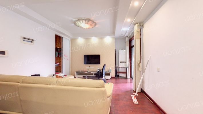 绿地香颂南区二手房实景图