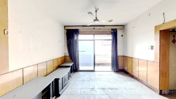 合药小区二手房实景图