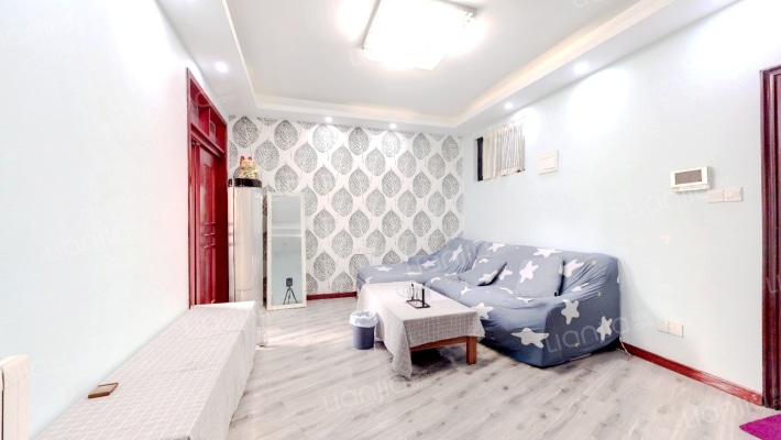 塞纳河畔二手房实景图