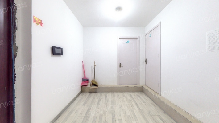 亚泰山语湖二手房实景图