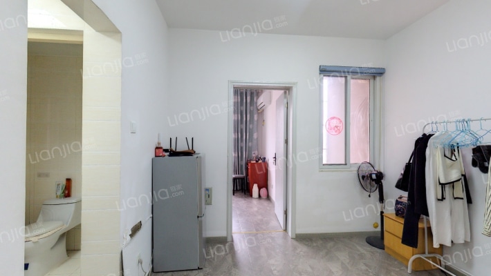 华贝小区二手房实景图