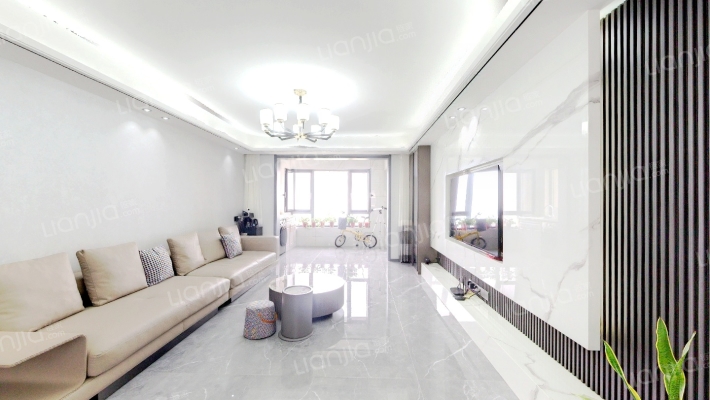 融创悦湖台二手房实景图