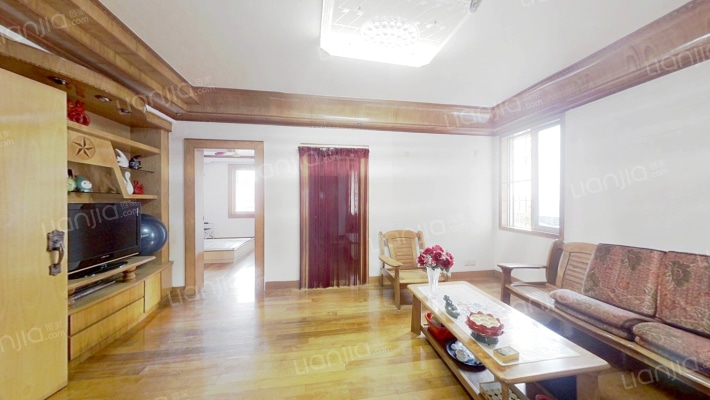 利顺新村二手房实景图