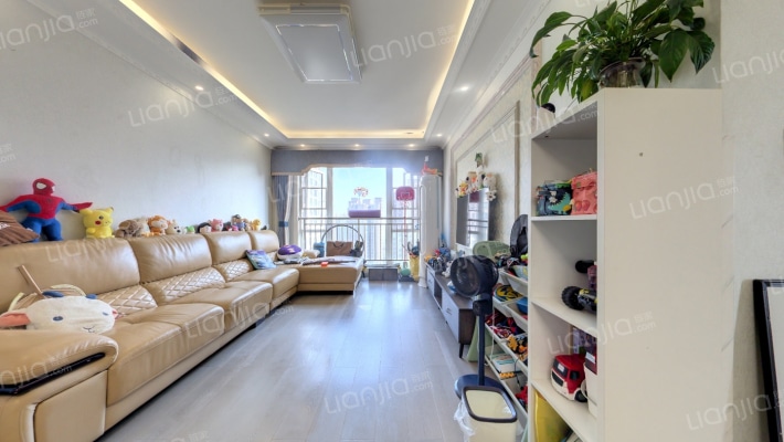 融创南湖逸家二手房实景图