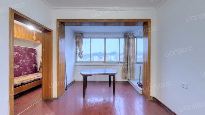 景杉路二手房实景图