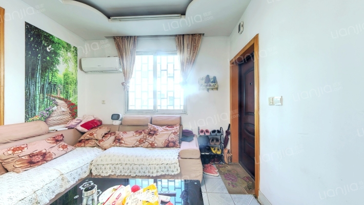 府东新村二手房实景图