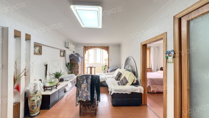 公务员小区二手房实景图