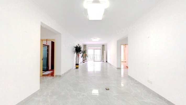 世茂湖滨首府A区二手房实景图