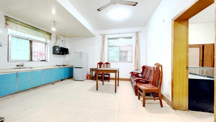 商城小区二手房实景图