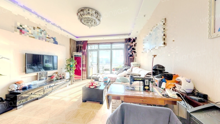 三寰芳草园二手房实景图