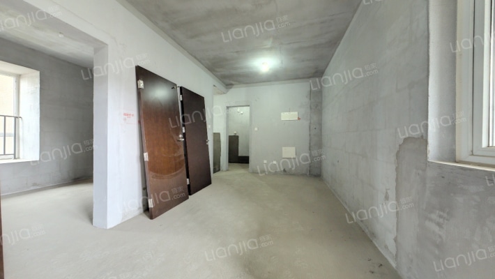 中铁奥维尔二期二手房实景图