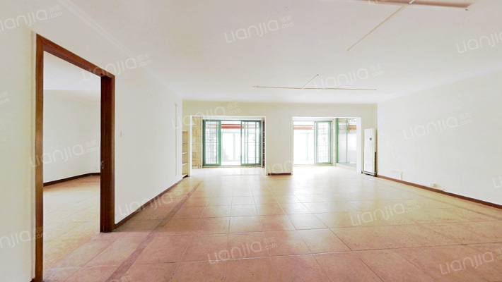 星河湾逸心园二手房实景图