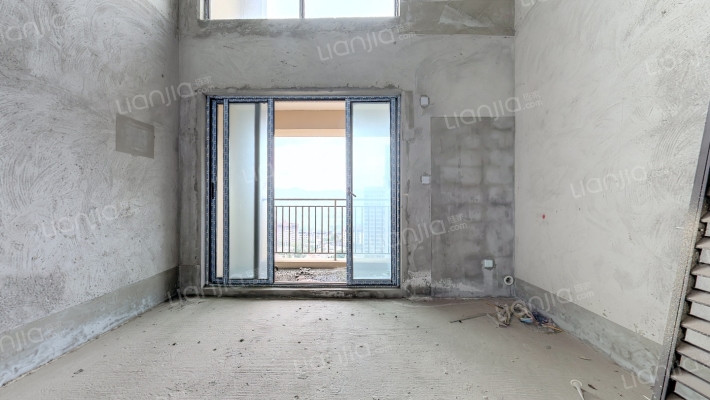 华美翡丽山一期二手房实景图