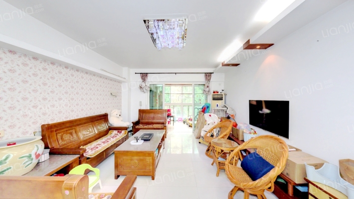 东方高尔夫花园B区二手房实景图