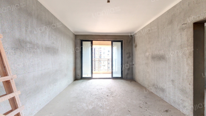 梅湖香榭丽二手房实景图