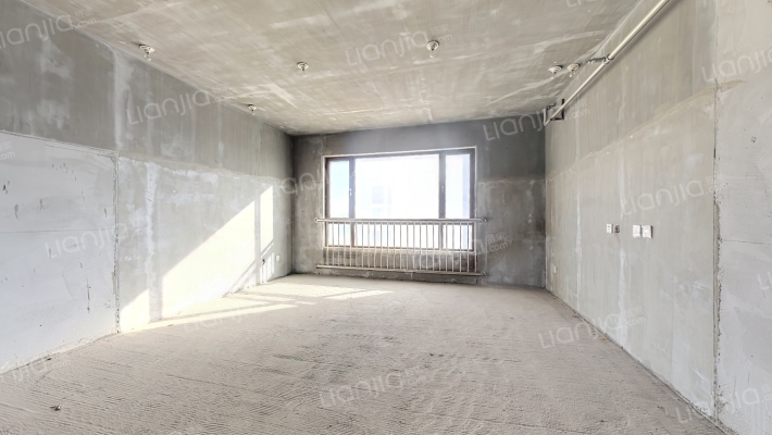 展源商务大厦二手房实景图