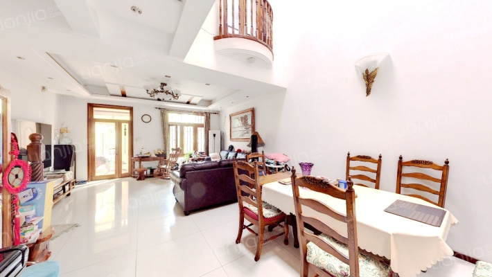 万科新城凌霄苑二手房实景图