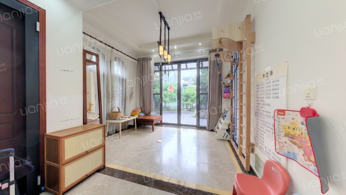 泽瑞西园二手房实景图